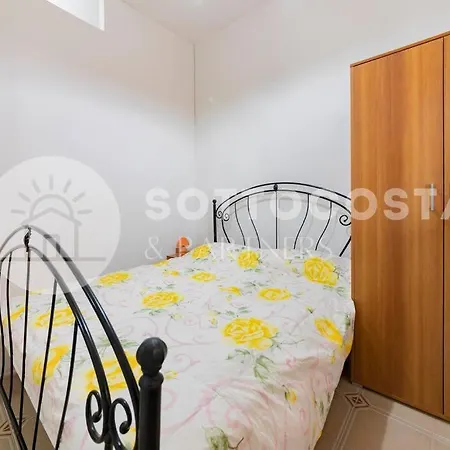Mandorli Flat 1 아파트 산포카