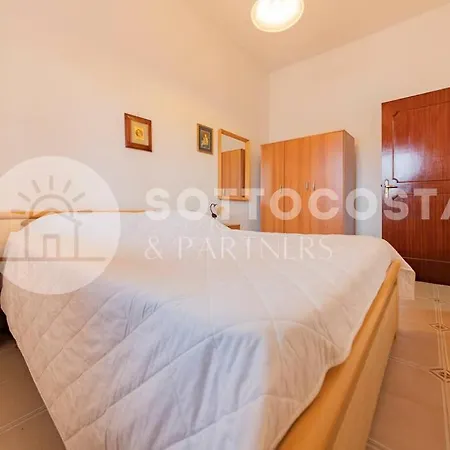 Mandorli Flat 1 아파트 산포카